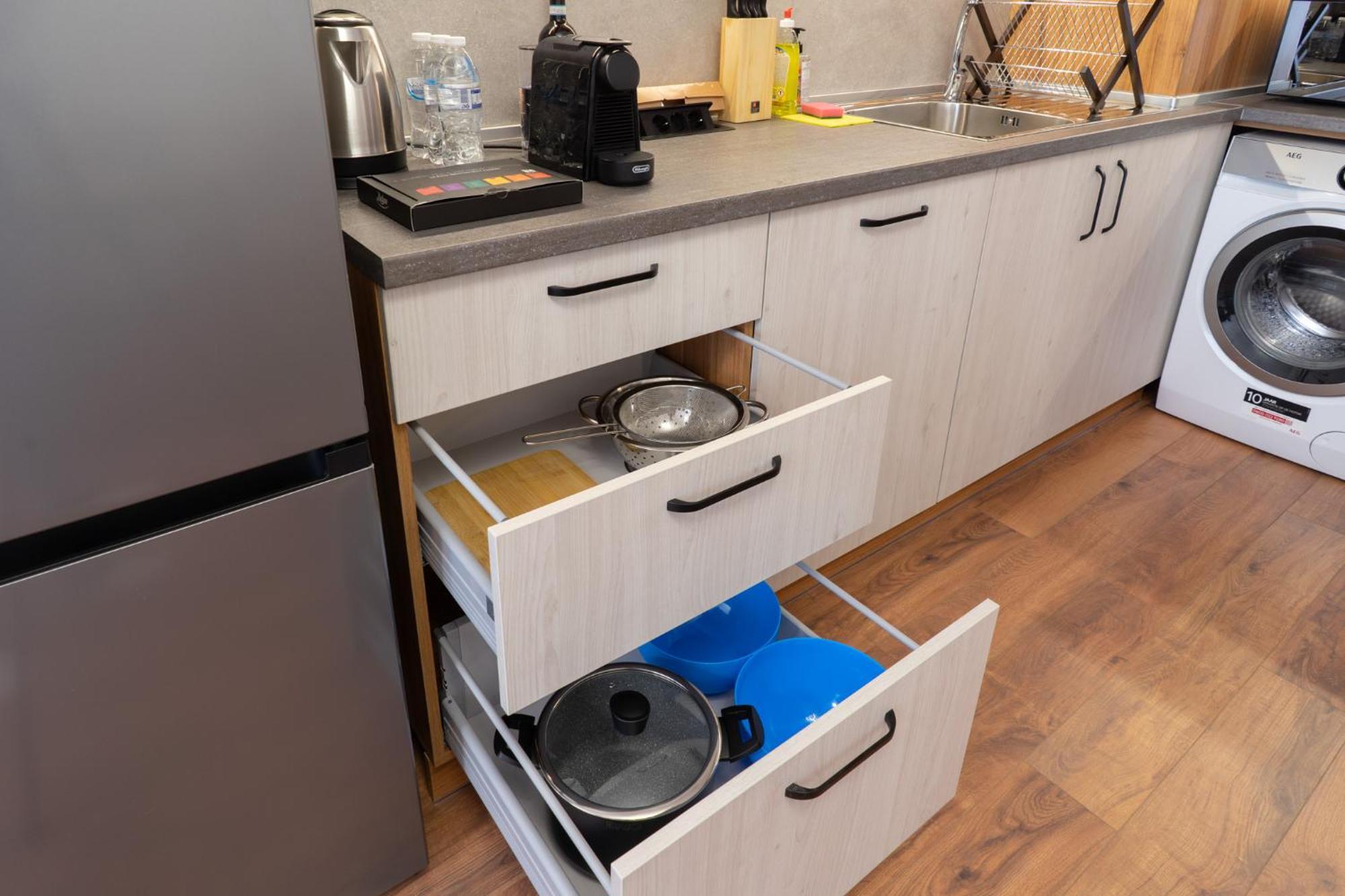 New Modern & Cozy Apartment With Free Private Parking And Ev Charging Station Warna Zewnętrze zdjęcie