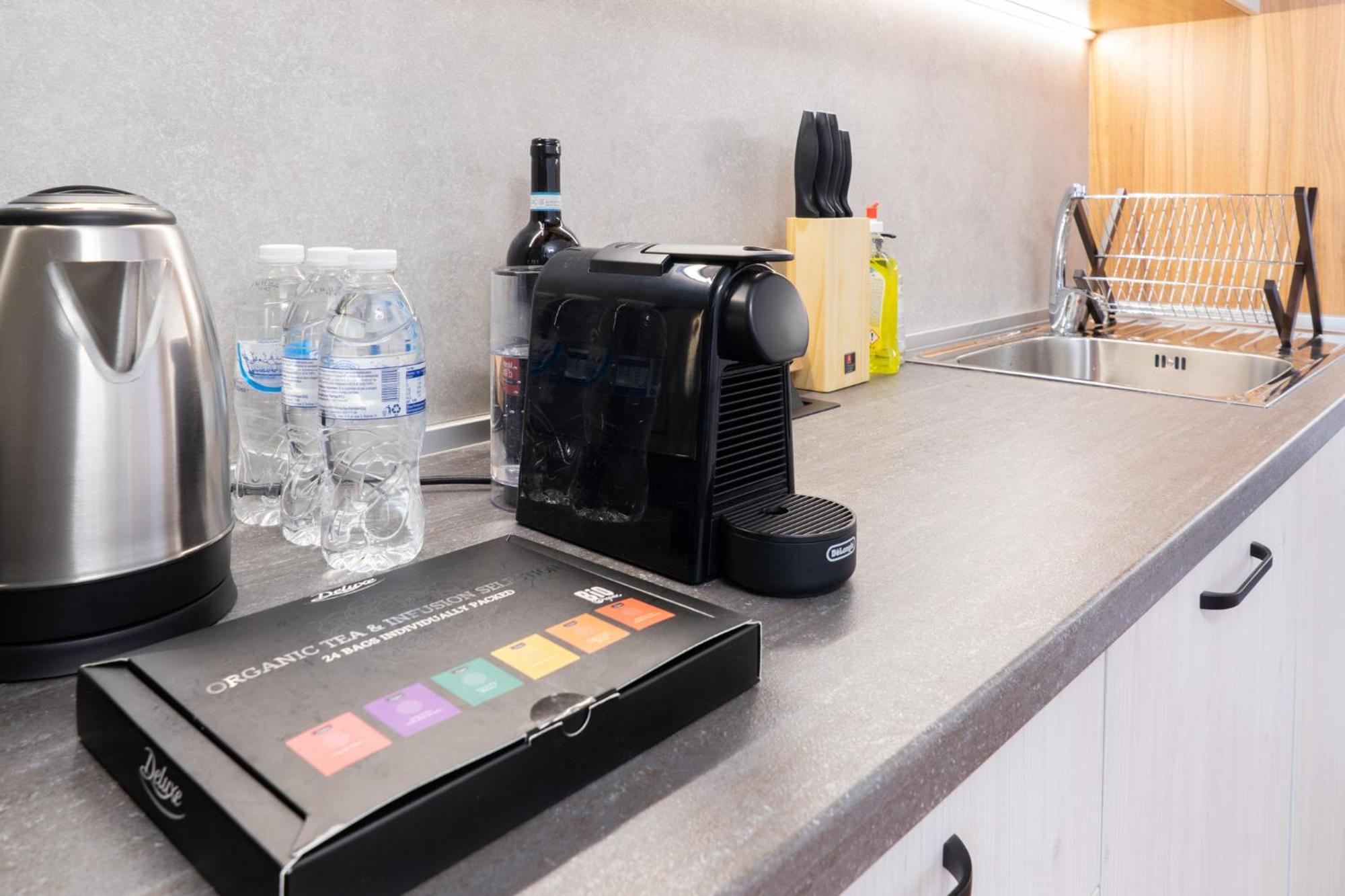 New Modern & Cozy Apartment With Free Private Parking And Ev Charging Station Warna Zewnętrze zdjęcie