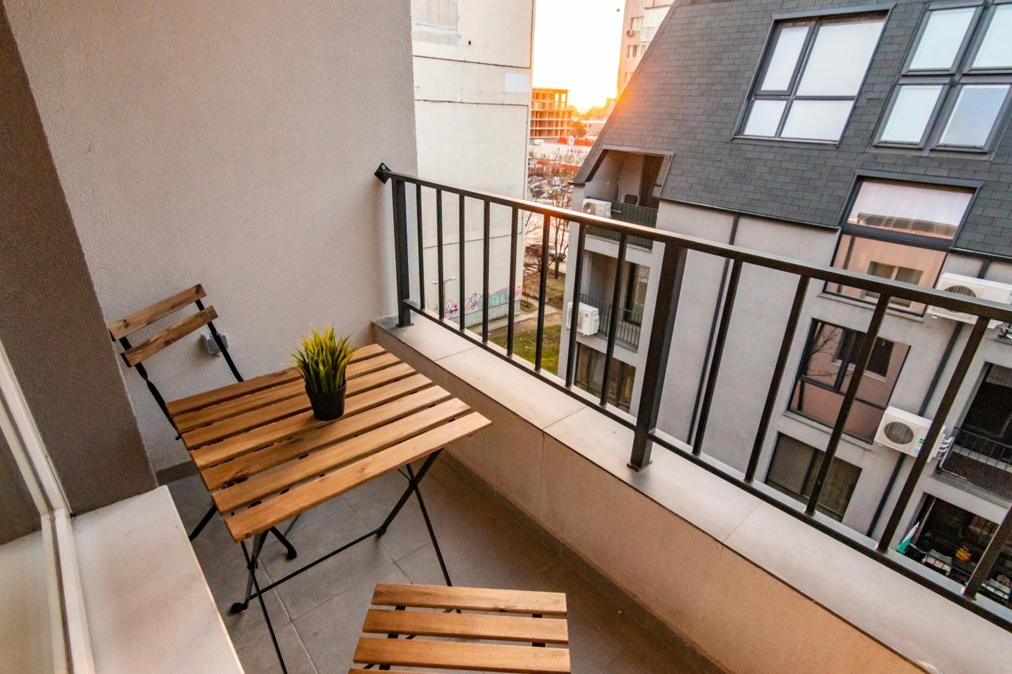 New Modern & Cozy Apartment With Free Private Parking And Ev Charging Station Warna Zewnętrze zdjęcie